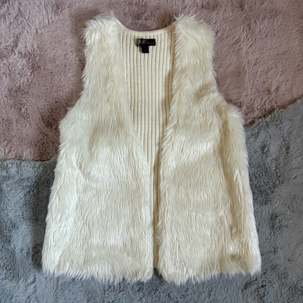 JJ basics white faux fur vest